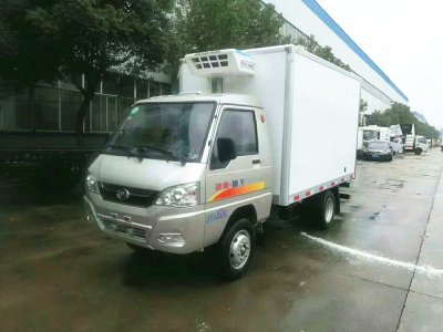 后雙輪小型冷藏車凱馬汽車進入市場